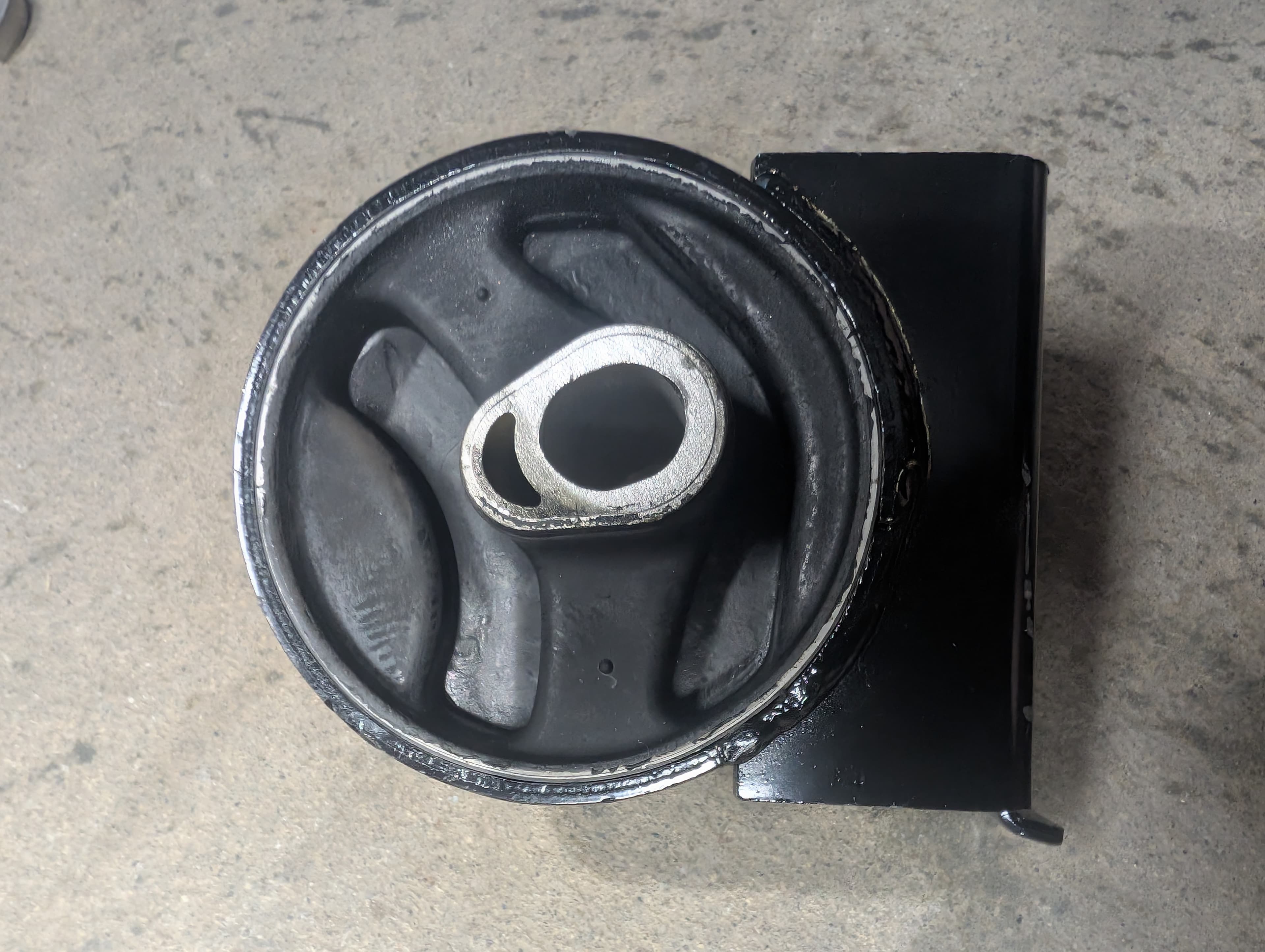 Engine mount bushing top-down view